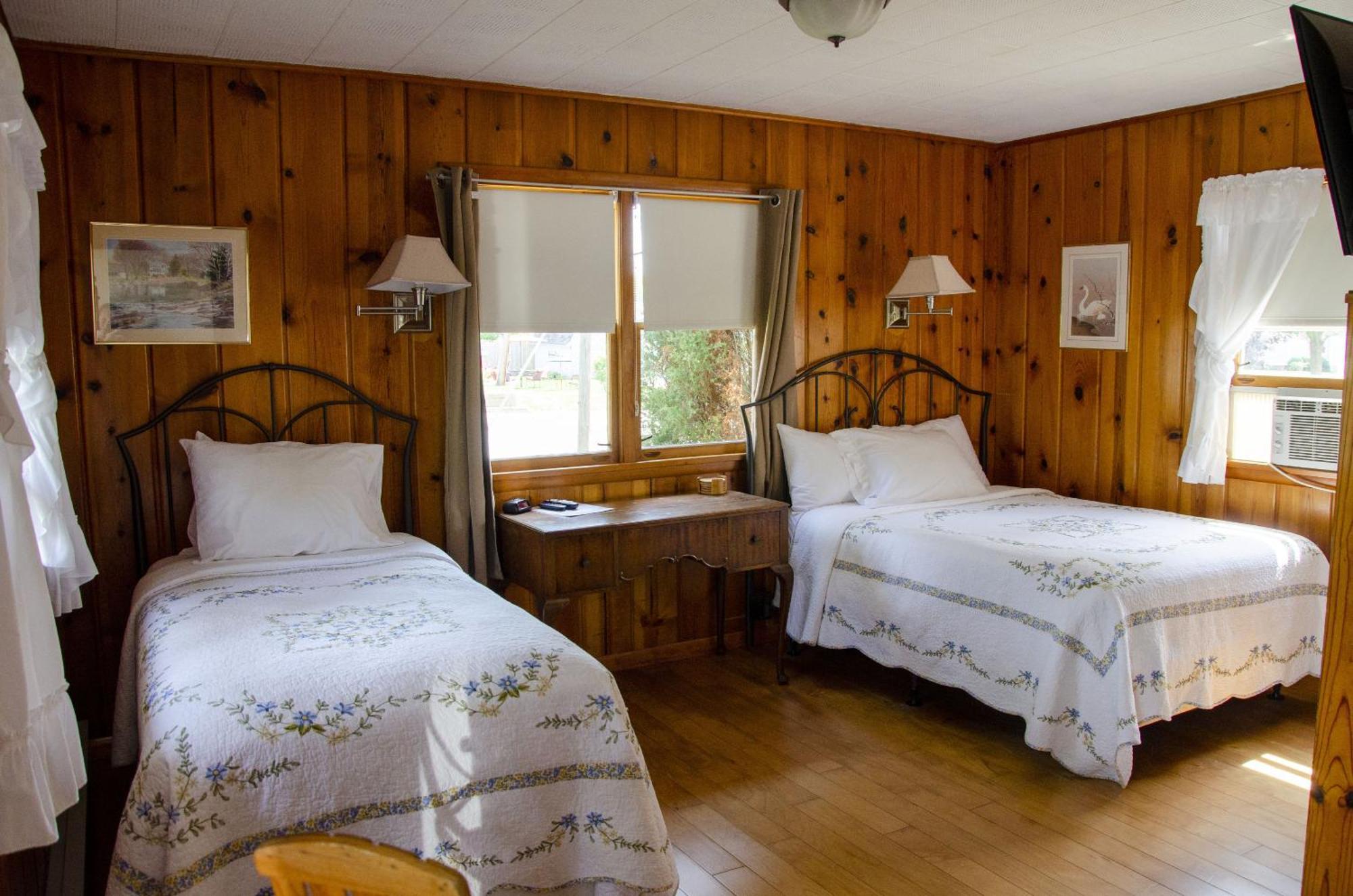 Ludington Blue Spruce Inn Quarto foto