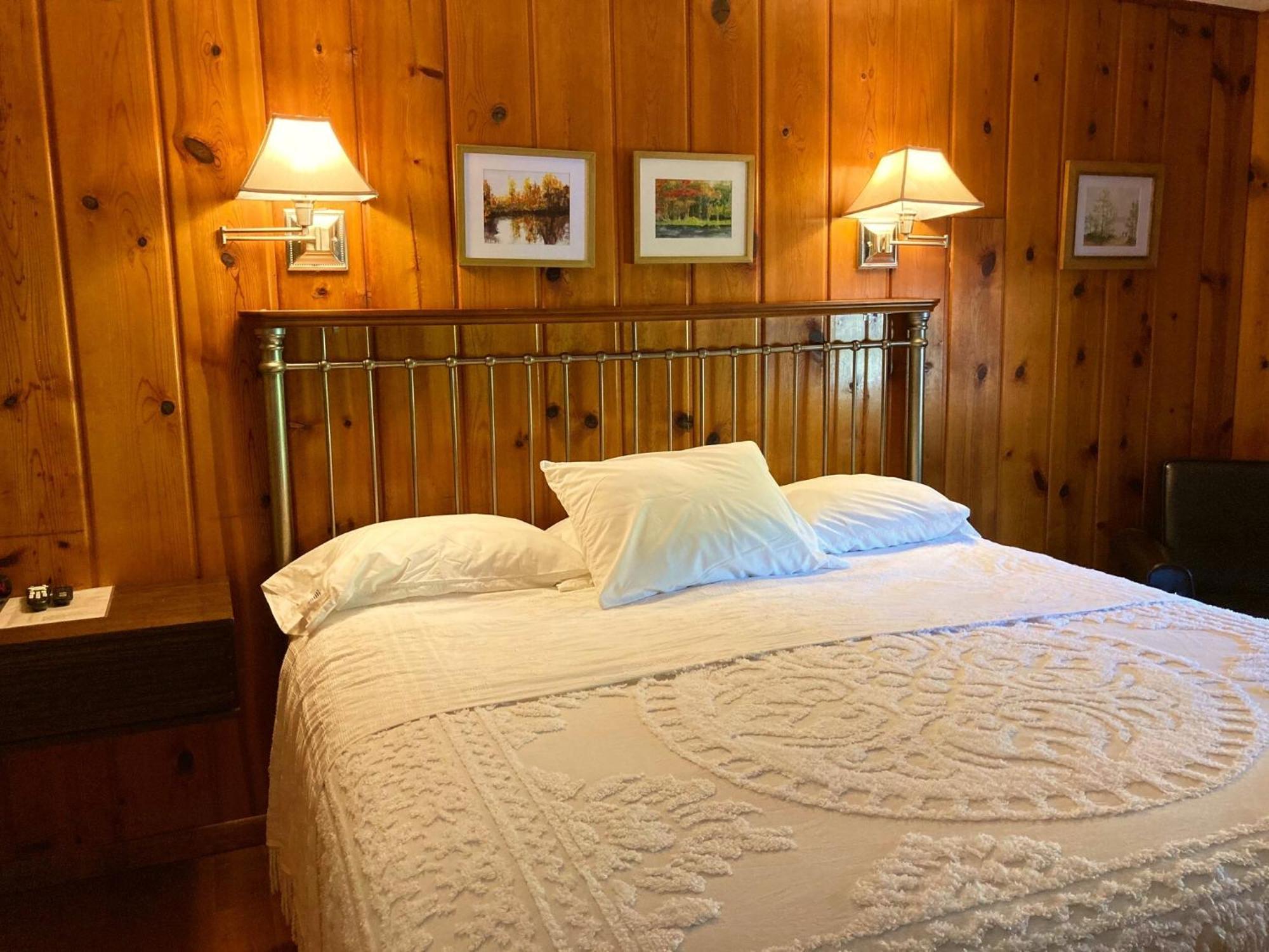 Ludington Blue Spruce Inn Quarto foto