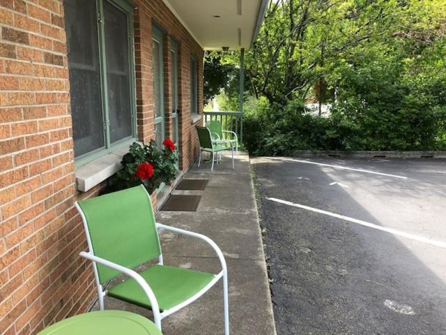 Ludington Blue Spruce Inn Exterior foto